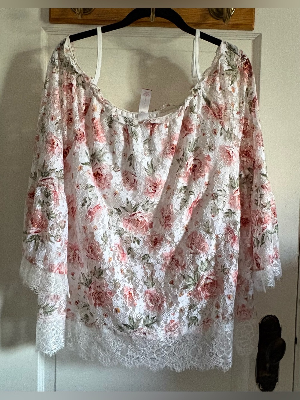 No Boundaries White Pink Floral Lace Off-Shoulder Top - Juniors 3XL (21)